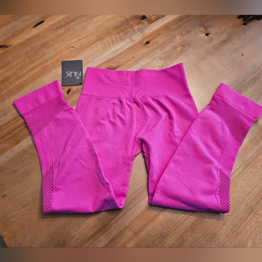 Nux Pink Seamless Leggings - Small - NWT